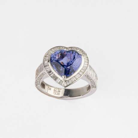 A fine Heart Tanzanite Diamond Ring. - фото 3