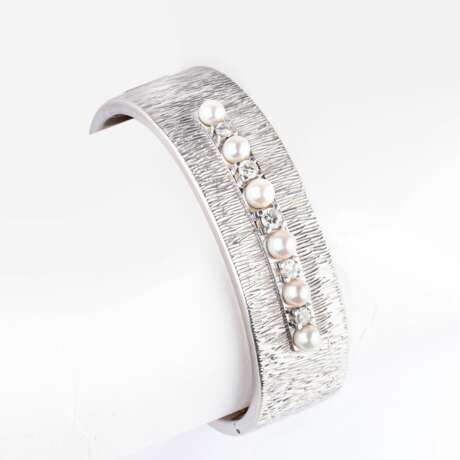 A Bangle Bracelet with Pearls and Diamonds. - photo 1