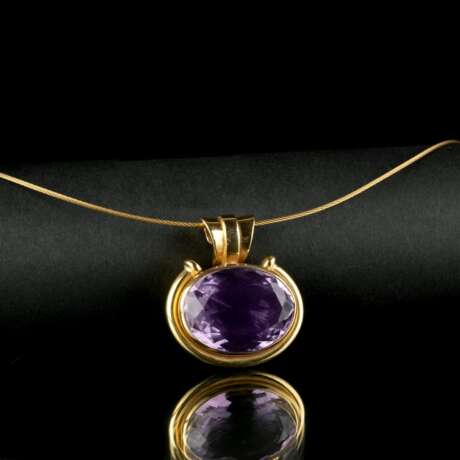 An Amethyst Pendant on Gold Necklace. - фото 2