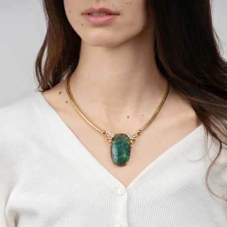 A Precious Opal Diamond Necklace. - photo 2