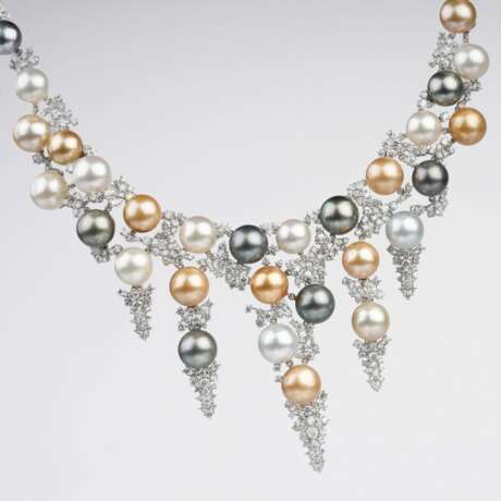 A highcarat Diamond Necklace with multi-coloured Southsea Pearls. - фото 2