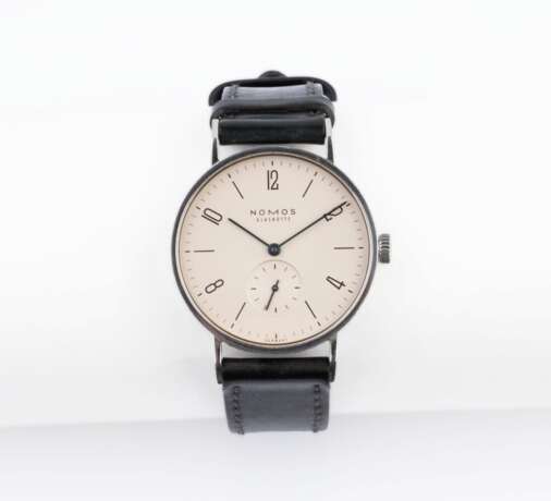 Nomos Glashütte. A Gentlemen's Wristwatch 'Tangente'. - photo 1