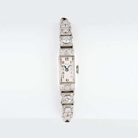 An Art-Déco Lady's Wristwatch with Diamonds. - фото 1