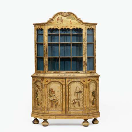 A Rare Cabinet with chinoiserie lacquer painting on a yellow coloured background. - photo 1