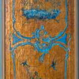A rare Suite of 6 Panneaux with Chinoiserie in Blue on a Gold Ground. - фото 3