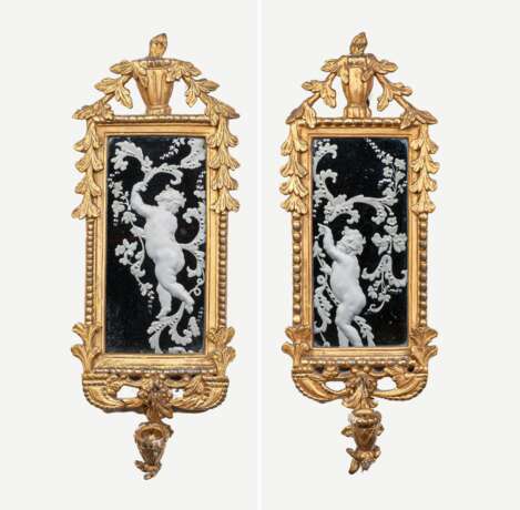 A Pair of Louis XVI mirror appliqués. - photo 1