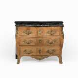 François Antoine Mondon (1694 - Paris 1770), Master around 1730. A Louis XV Chest of Drawers. - photo 2