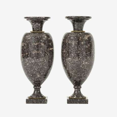 A Pair of Gustavian Blyberg Porphyr Vases. - photo 1