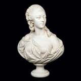 A Large Bust of Madame du Barry after Augustin Pajou. - photo 1