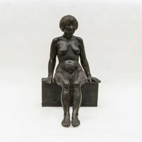 Edgar Augustin (Recklinghausen 1936 - Hamburg 1996). A Seated Female Nude. - photo 2