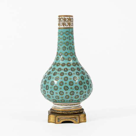 Small Decorative Vase in Sèvres Style. - photo 1