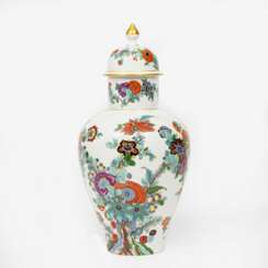 A Large Lidded Vase with Kakiemon Decor.