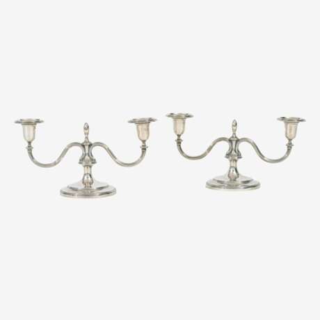 Tiffany & Co. A Pair of Candelabras. - photo 1