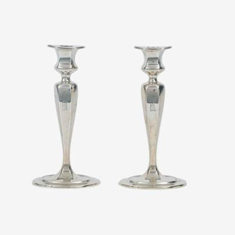 Tiffany & Co. A Pair of Art Nouveau Candlesticks. - фото 1
