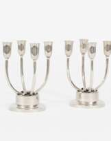 Anton Michelsen gegr. 1841, Kopenhagen. Paar seltener vierarmiger Art-déco Kandelaber.