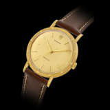 ROLEX. AN 18K GOLD WRISTWATCH WITH SWEEP CENTRE SECONDS - photo 1