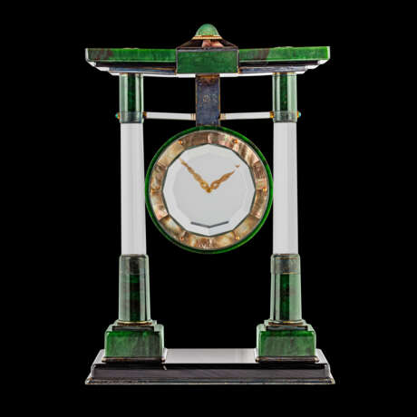 CARTIER. A MAGNIFICENT AND EXTREMELY RARE SILVER AND NEPHRITE-SET MYSTERY CLOCK WITH MOTHER OF PEARL, EMERALD, CHALCEDONY, ROCK CRYSTAL, AND DIAMONDS - фото 3