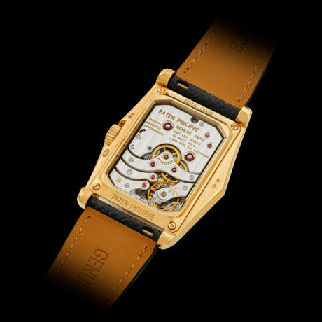 PATEK PHILIPPE. AN 18K GOLD LIMITED EDITION RECTANGULAR WRISTWATCH WITH TEN DAY POWER RESERVE, MADE TO COMMEMORATE THE MILLENNIUM - Foto 2