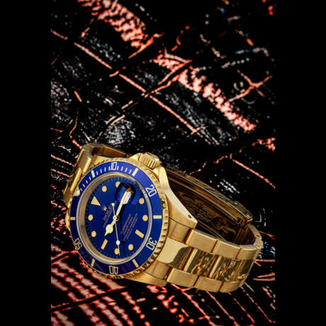 ROLEX. AN 18K GOLD AUTOMATIC WRISTWATCH WITH SWEEP CENTRE SECONDS, DATE AND BRACELET - фото 1