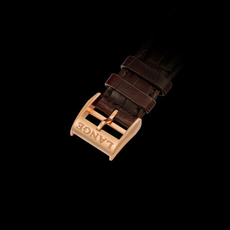 A. LANGE & S&#214;HNE. A RARE 18K PINK GOLD LIMITED EDITION WRISTWATCH WITH JUMPING SECONDS - Foto 3