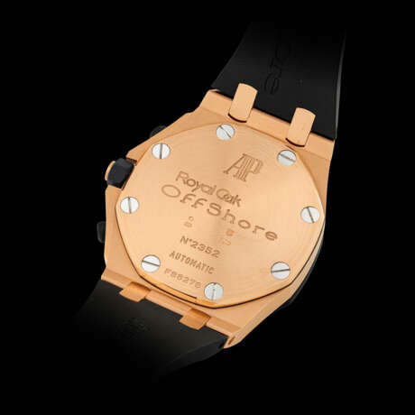 AUDEMARS PIGUET. AN 18K PINK GOLD AND CERAMIC AUTOMATIC CHRONOGRAPH WRISTWATCH WITH DATE - Foto 2