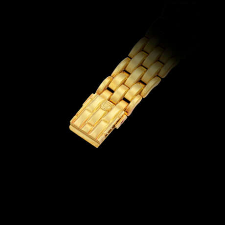 PATEK PHILIPPE. AN 18K GOLD AND DIAMOND-SET WRISTWATCH WITH BRACELET - photo 3