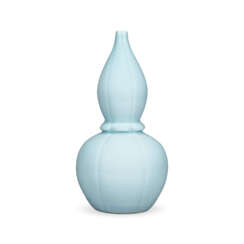 A SKY BLUE-GLAZED DOUBLE-GOURD VASE