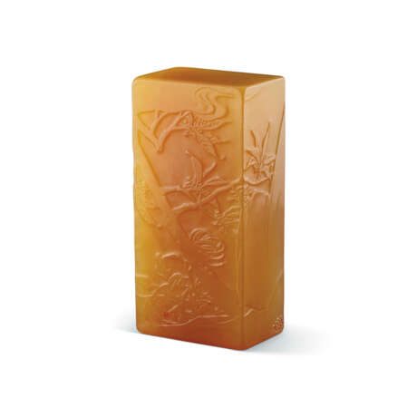 A CARVED SOAPSTONE ‘BUTTERFLY AND FLOWER’ RECTANGULAR SEAL - photo 1