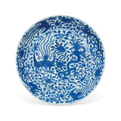 A LARGE BLUE AND WHITE ‘DRAGON AND PHOENIX’ DISH