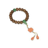 AN ALOESWOOD ROSARY - Foto 1