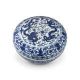 A BLUE AND WHITE `DRAGON` CIRCULAR BOX AND COVER - Foto 2