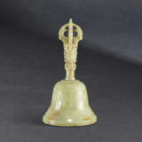 A YELLOW JADE CEREMONIAL BELL, GHANTA - photo 1