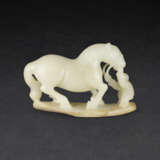 A WHITE JADE ‘HORSE AND GROOM’ GROUP - фото 2