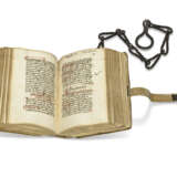 Chained Canon Law texts - Foto 1