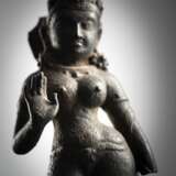Seltene und frühe Bronze der Tara - photo 3