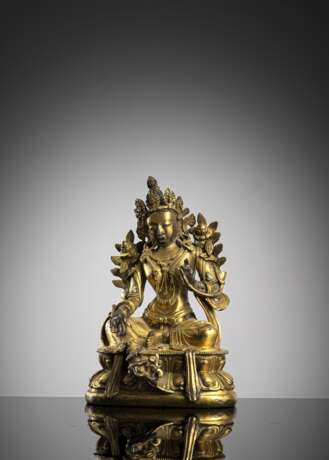 Feuervergoldete Bronze der Syamatara auf einem Lotus - фото 1