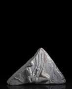 Overview. Fragment eines Nimbus aus Kalkstein