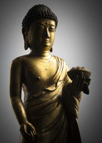Seltene feuervergoldete Bronze des stehenden Buddha - Foto 3