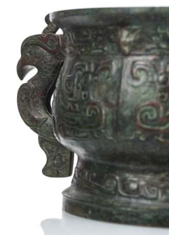 Gui im archaischen Stil mit grüner und roter Patina - photo 3