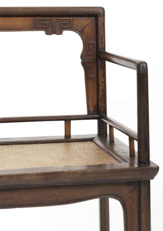 Seltener Satz von vier Armlehnstühlen 'Meiguiyi' mit geflochtenen Sitzflächen - фото 8