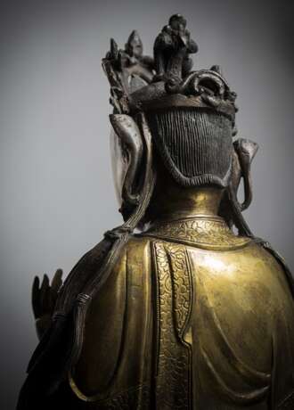 Feine feuervergoldete Bronze eines Bodhisattva - photo 4