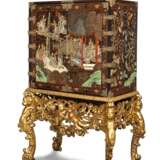 Feines und seltenes Koromandel-Lack-Kabinett auf vergoldetem Holzstand - Foto 2