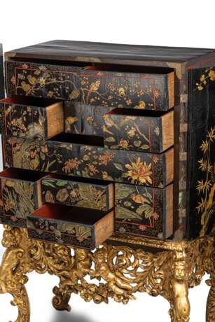 Feines und seltenes Koromandel-Lack-Kabinett auf vergoldetem Holzstand - photo 6