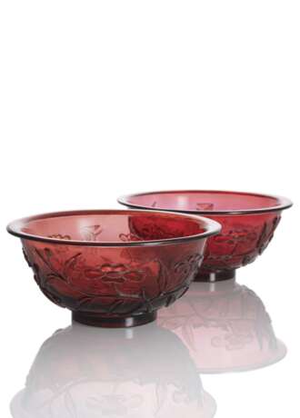 Paar rubinrote Schalen aus Pekingglas - photo 2