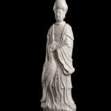 Cremefarben glasierte Figur des Guanyin aus der Sammlung August des Starken - photo 1