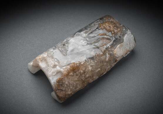 Feine Armstütze aus Bergkristall mit Gelehrten und Kiefer - photo 1