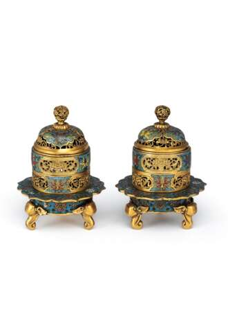 Paar feine Miniatur-Weihrauchbrenner mit Cloisonné-Dekor - фото 1