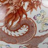 Großer und feiner Cachepot aus Porzellan mit Drachendekor - фото 5