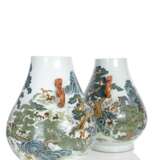 Paar 'Hu'-förmige Vasen mit Dekor von hundert Rehen - Foto 3