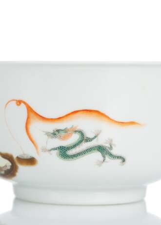 Feine polychrome Schale mit Lohan und Drachen - photo 2